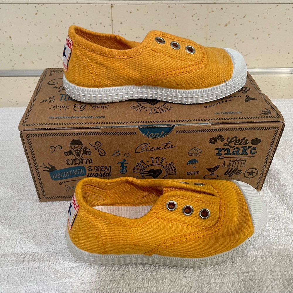 NEW Cienta Yellow Canvas Unisex Sneakers. Size 6.5
